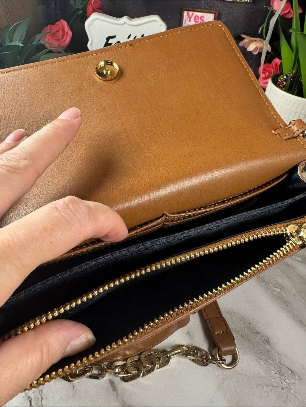 Tommy Hilfiger Tan & Beige Signature Crossbody Wallet
